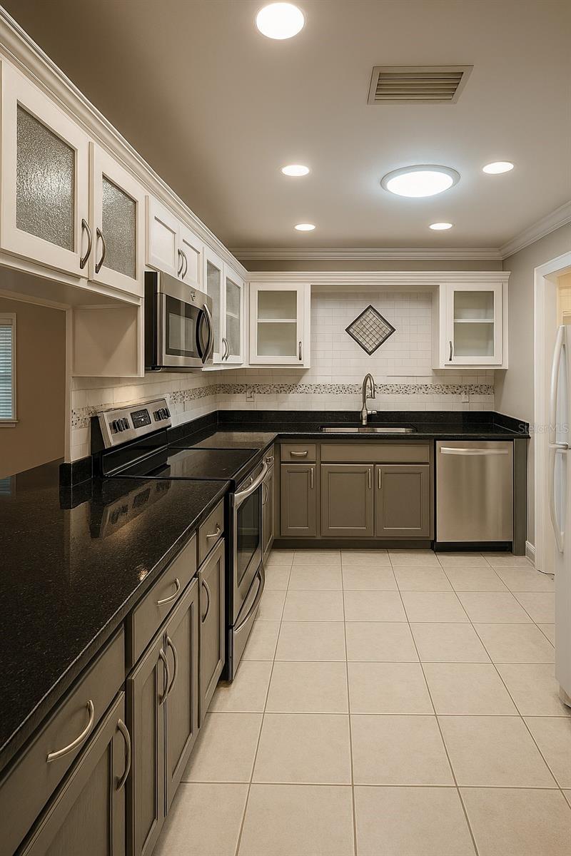 Image 5 of 27 For 426 Banana Cay Drive B