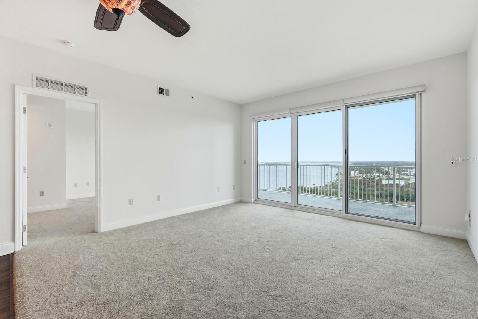 Image 15 of 57 For 2801 Ridgewood Avenue 1504