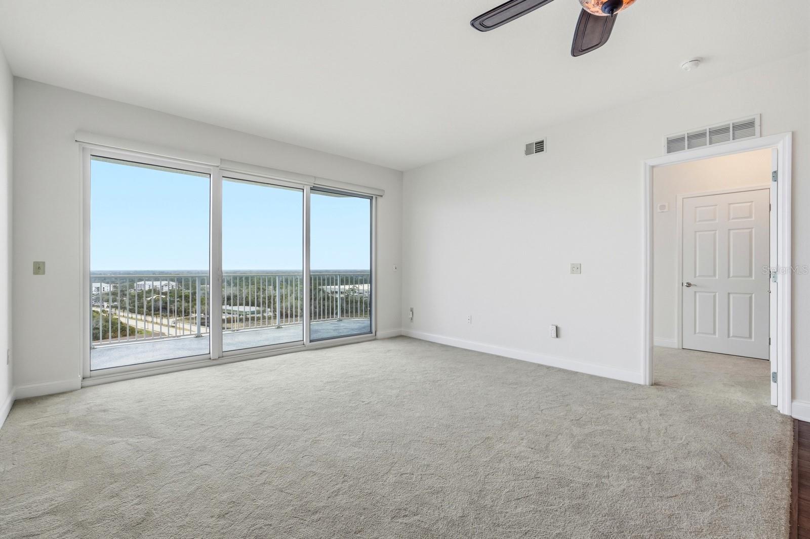 Image 18 of 57 For 2801 Ridgewood Avenue 1504