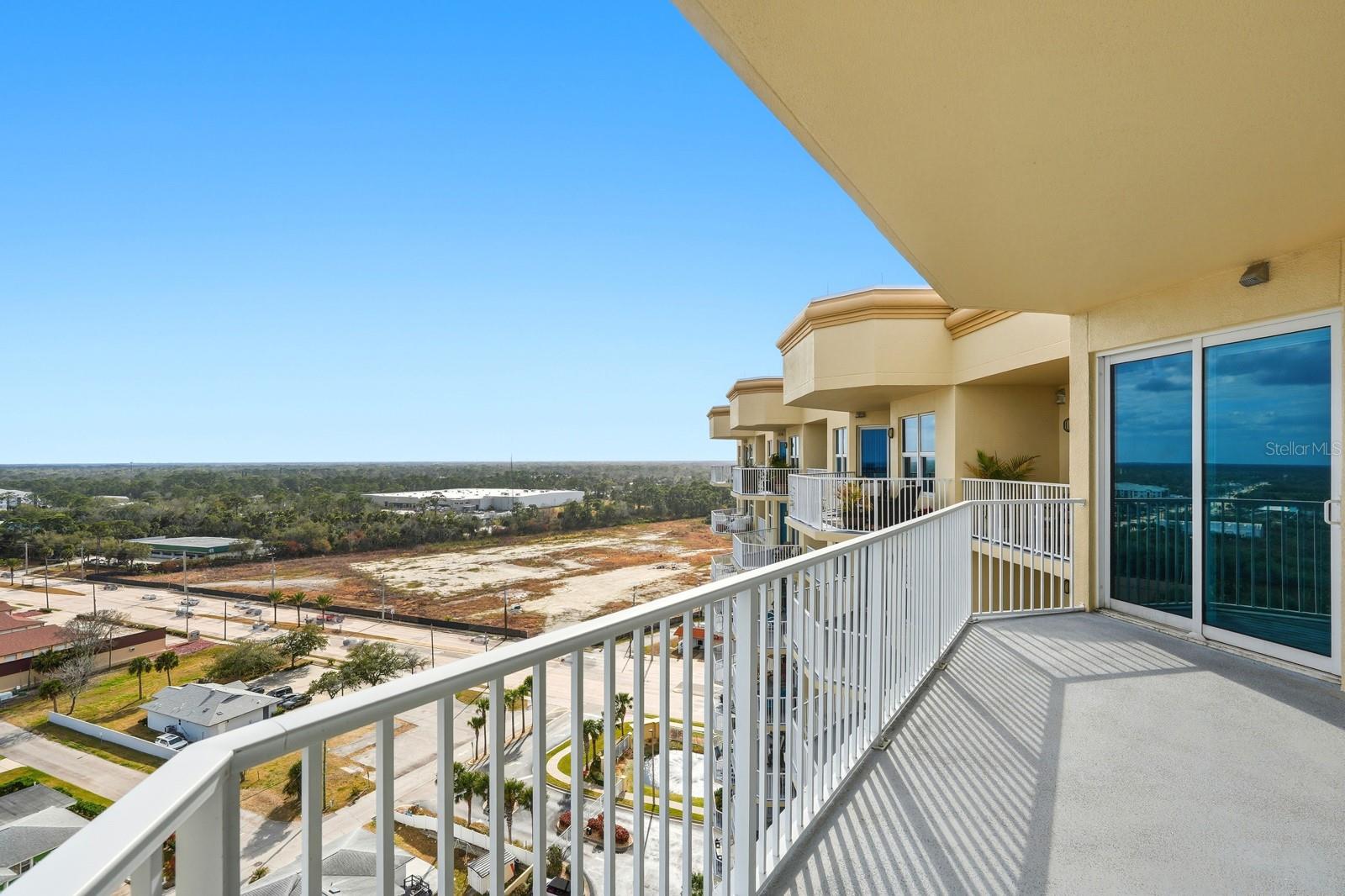 Image 36 of 57 For 2801 Ridgewood Avenue 1504