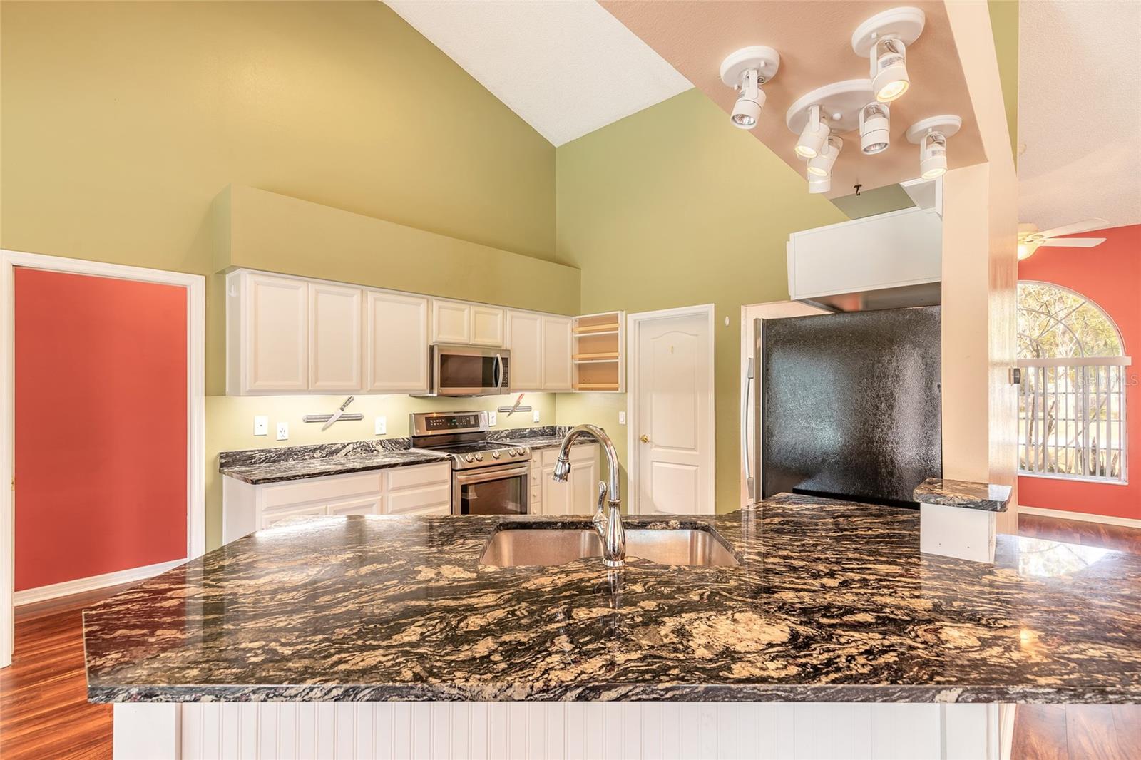 Image 12 of 44 For 452 Holly Drive