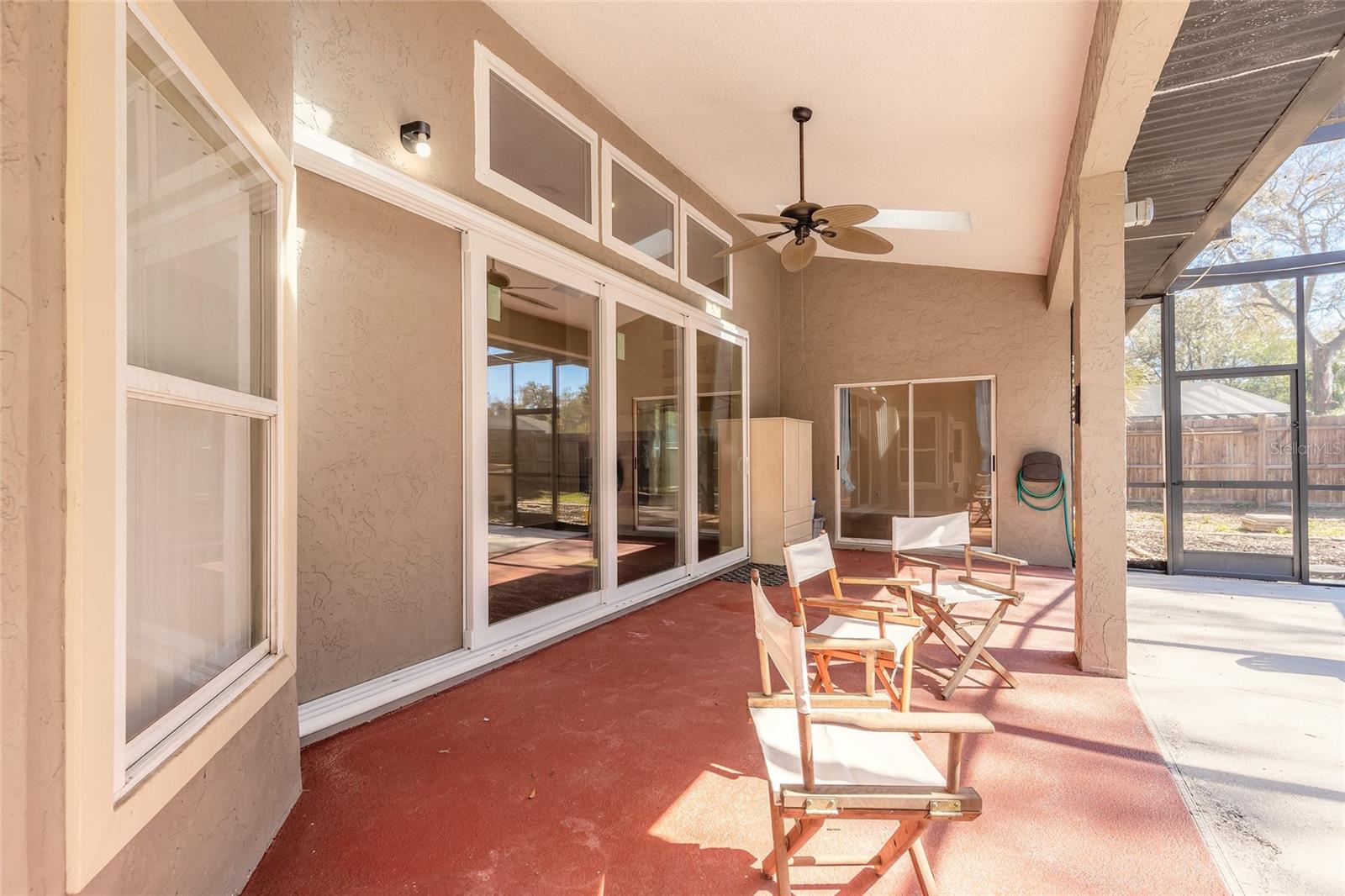 Image 18 of 44 For 452 Holly Drive