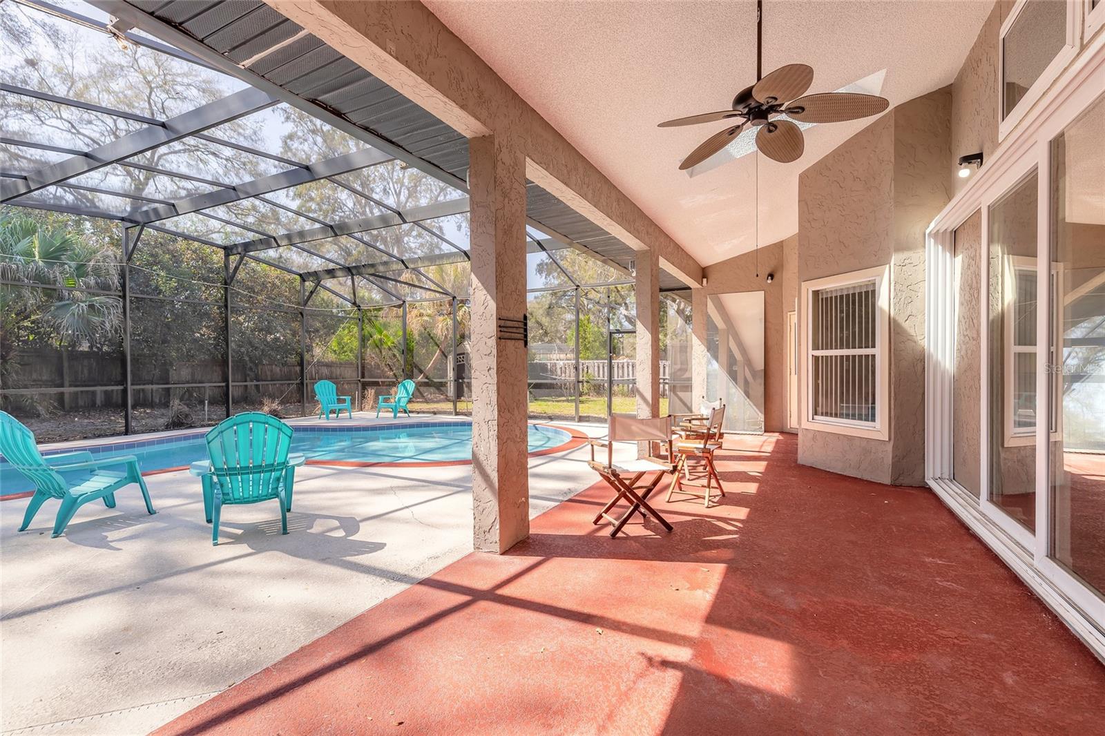 Image 19 of 44 For 452 Holly Drive