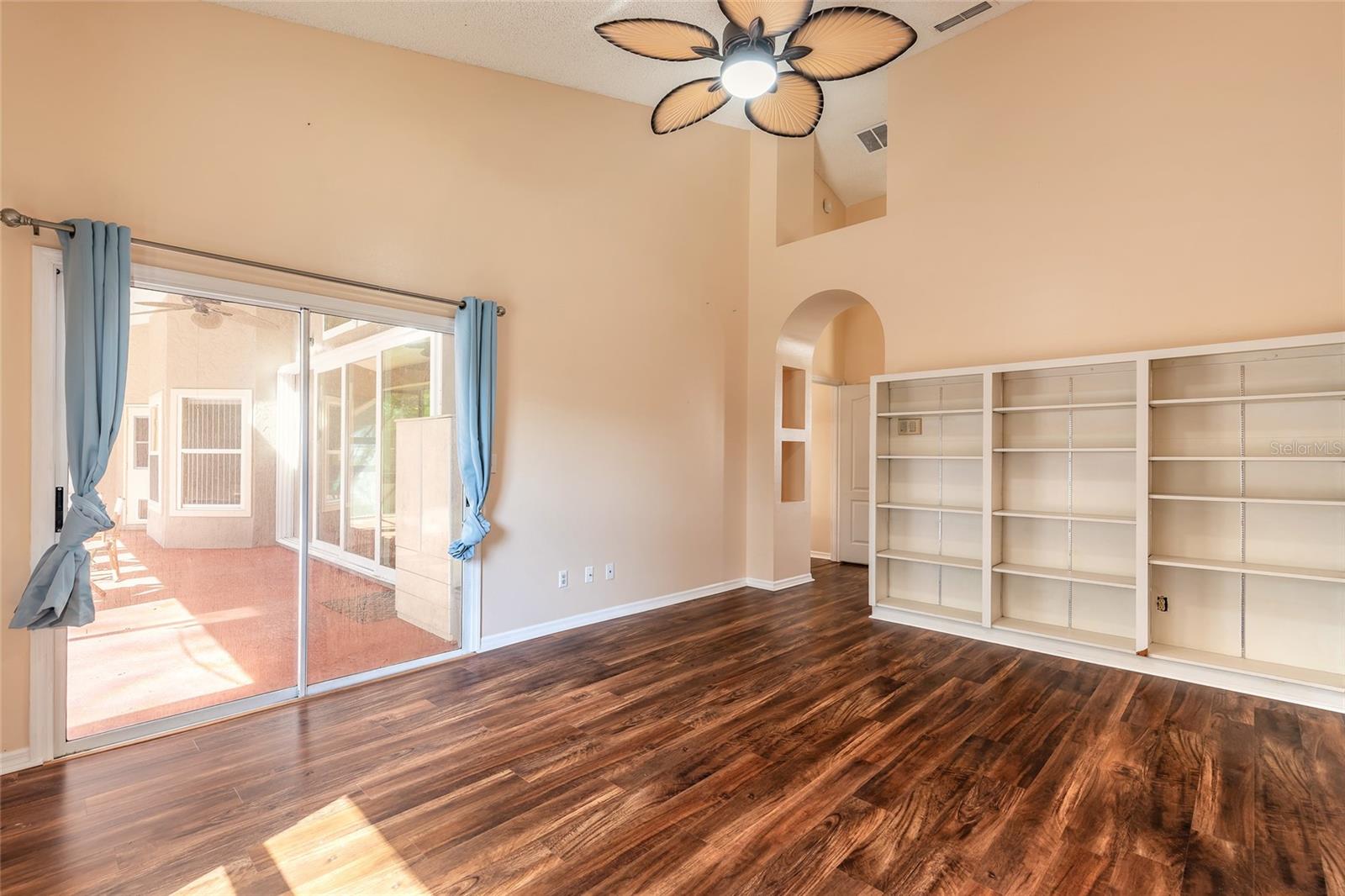 Image 29 of 44 For 452 Holly Drive