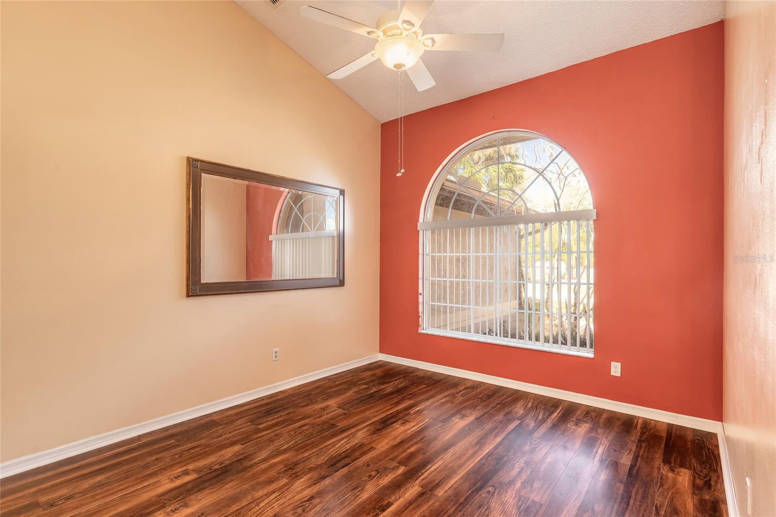 Image 6 of 44 For 452 Holly Drive