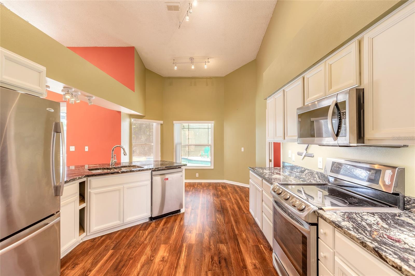 Image 9 of 44 For 452 Holly Drive