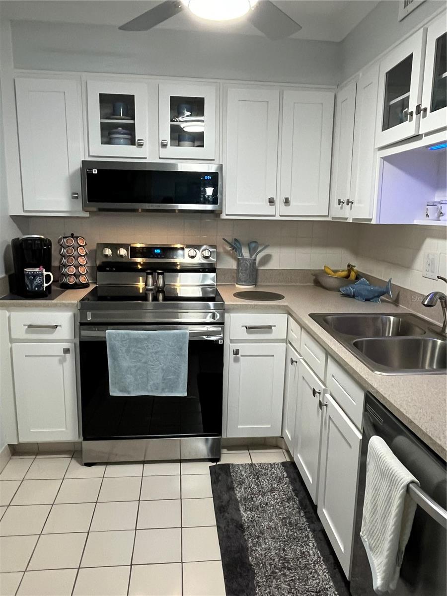 Image 6 of 10 For 2727 Atlantic Avenue 414