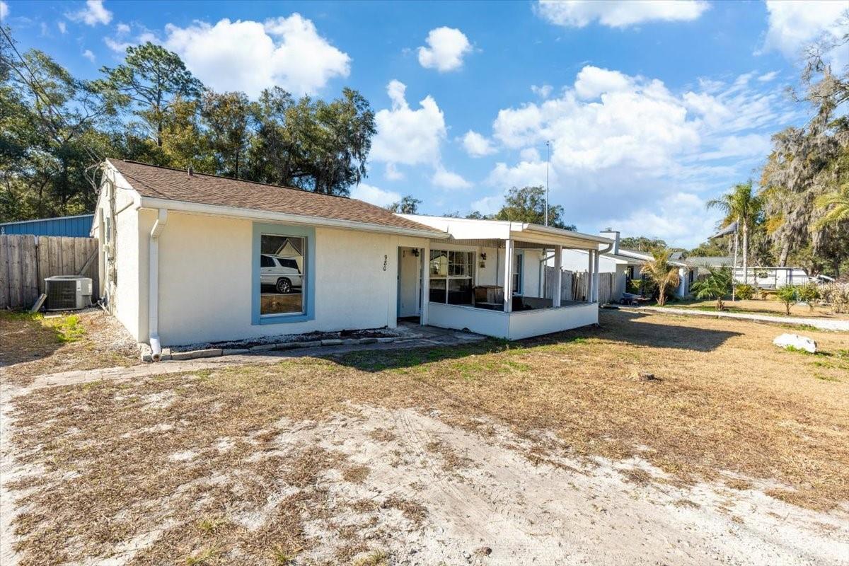 Image 25 of 37 For 980 Thelma Avenue