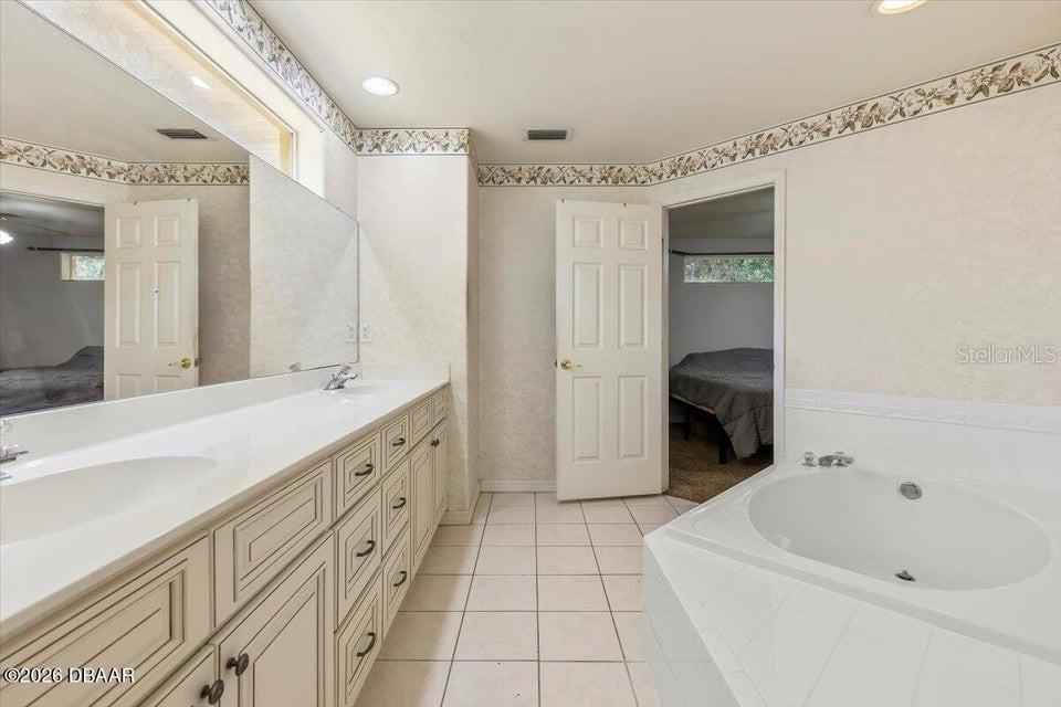 Image 24 of 35 For 29 Sherrington Drive