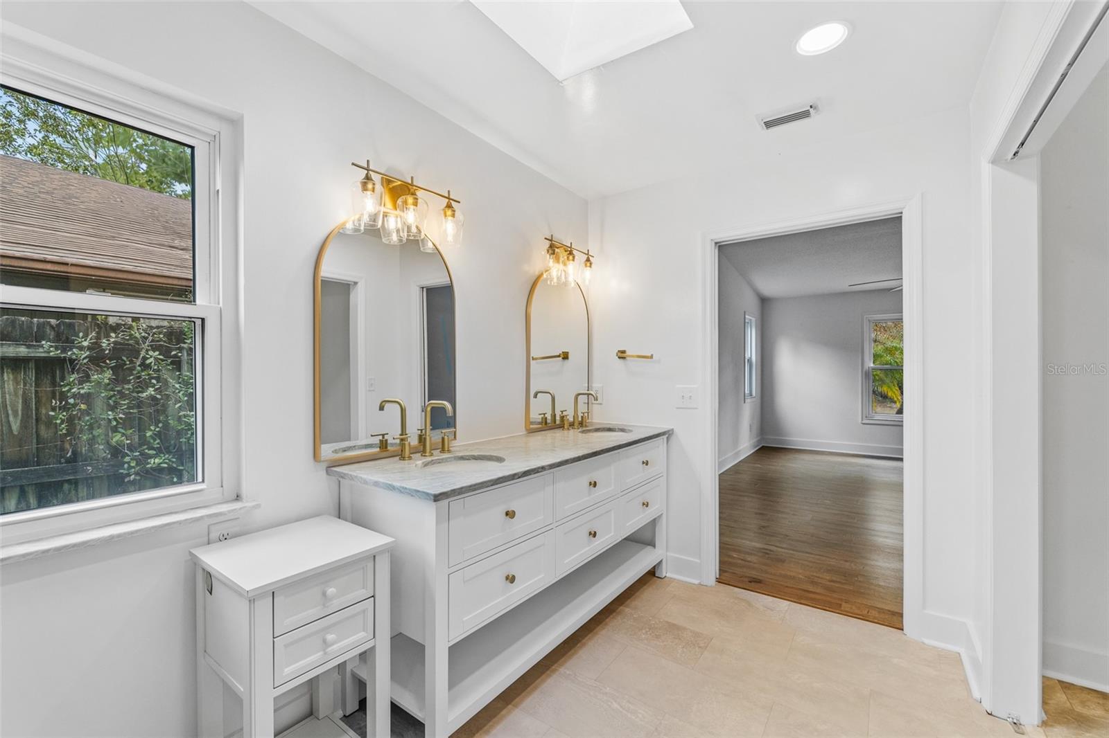 Image 30 of 52 For 136 Sea Duck Circle E