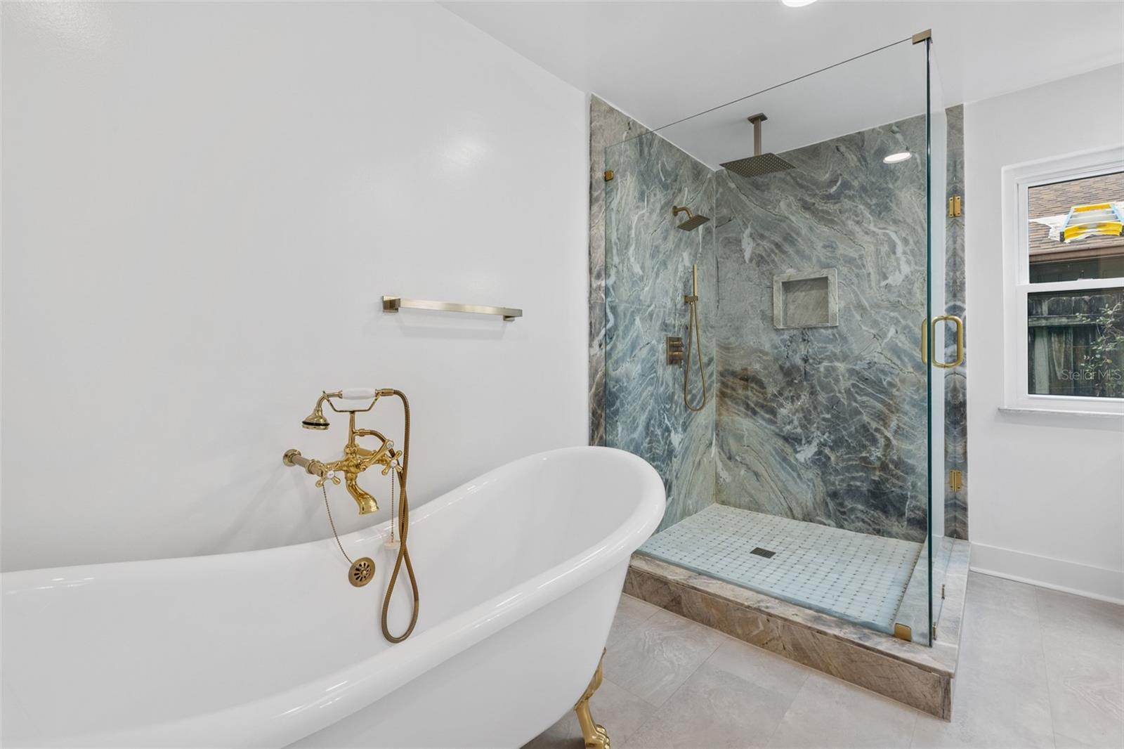 Image 34 of 52 For 136 Sea Duck Circle E