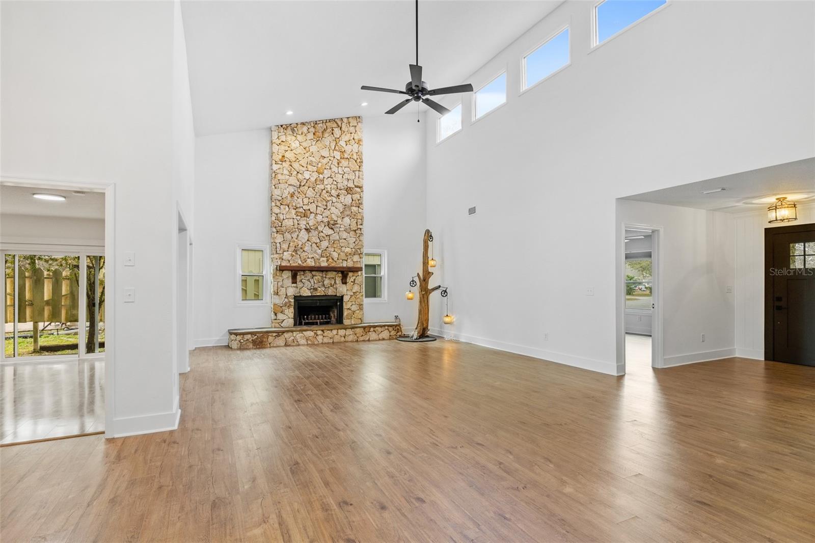 Image 5 of 52 For 136 Sea Duck Circle E