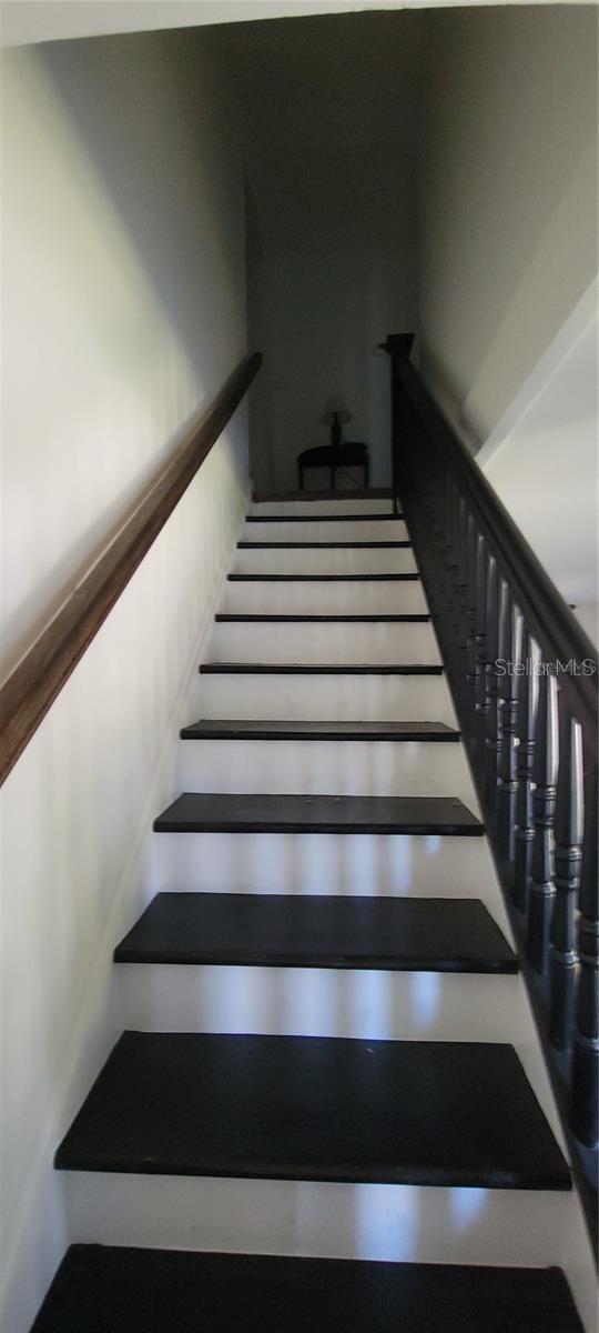 Image 10 of 35 For 416 Howry  