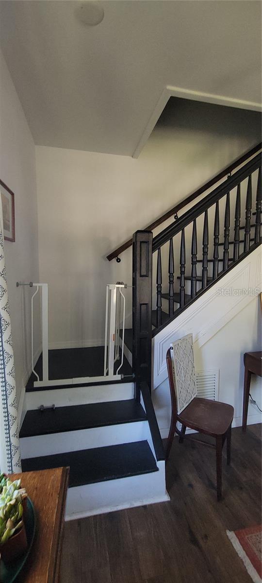 Image 9 of 35 For 416 Howry  