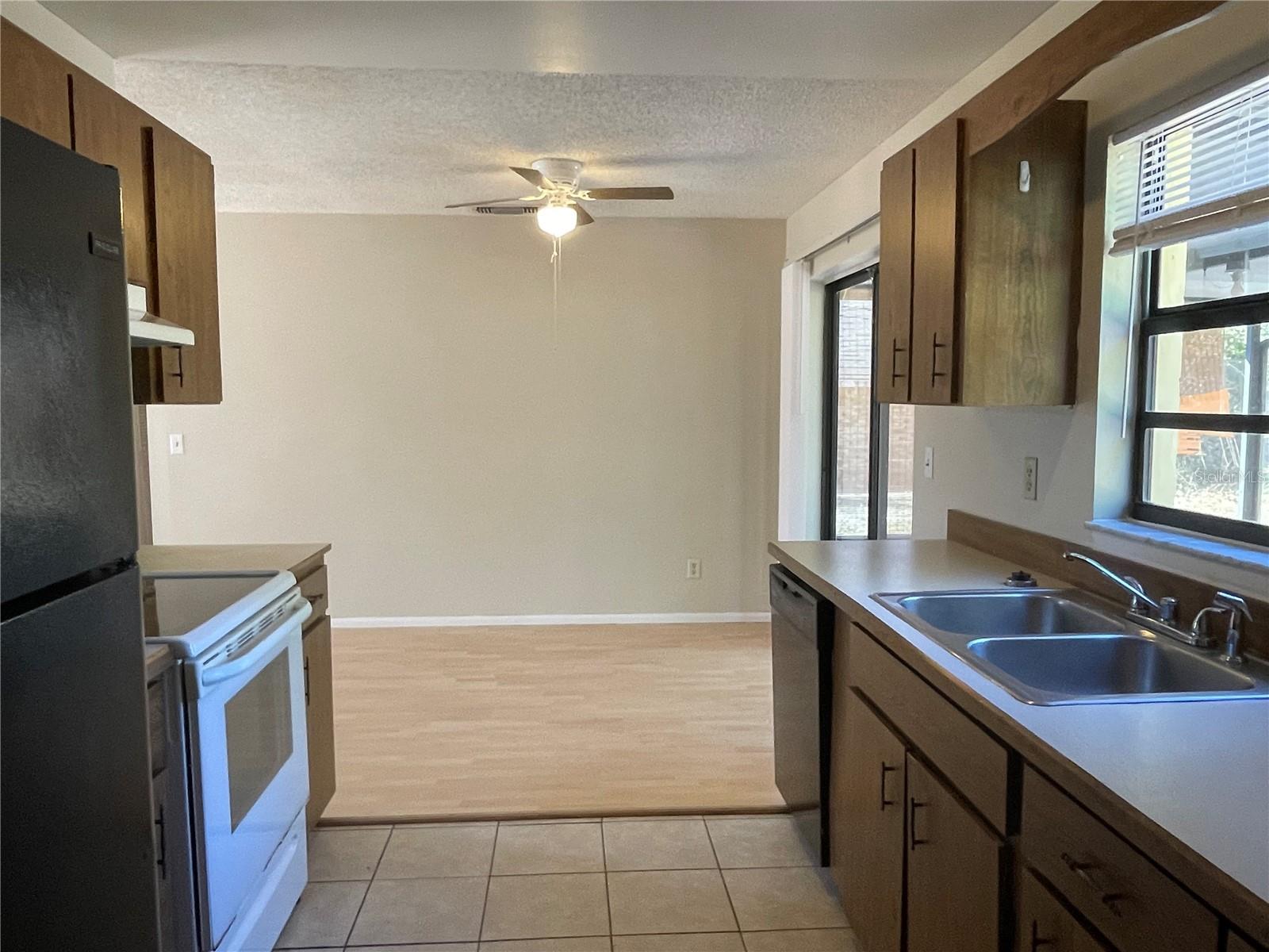 Image 9 of 29 For 2570 Beal Street