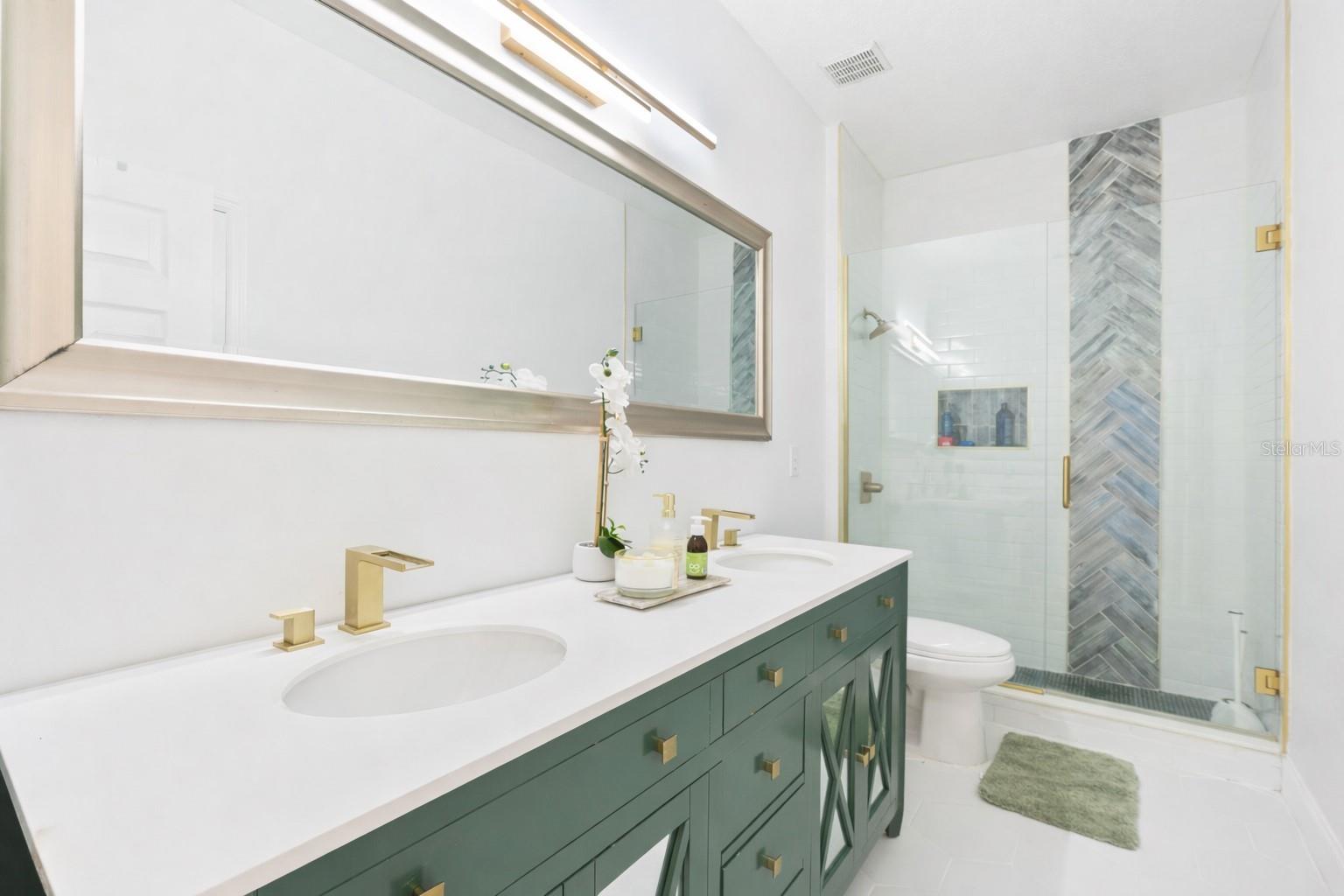 Image 17 of 33 For 400 Brookfield Terrace