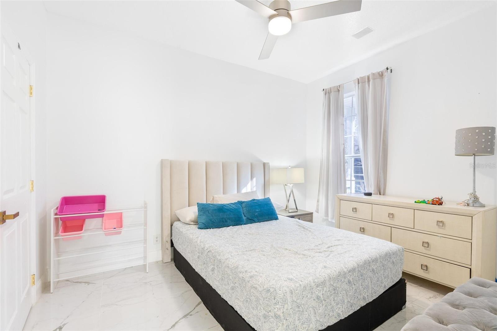 Image 20 of 33 For 400 Brookfield Terrace