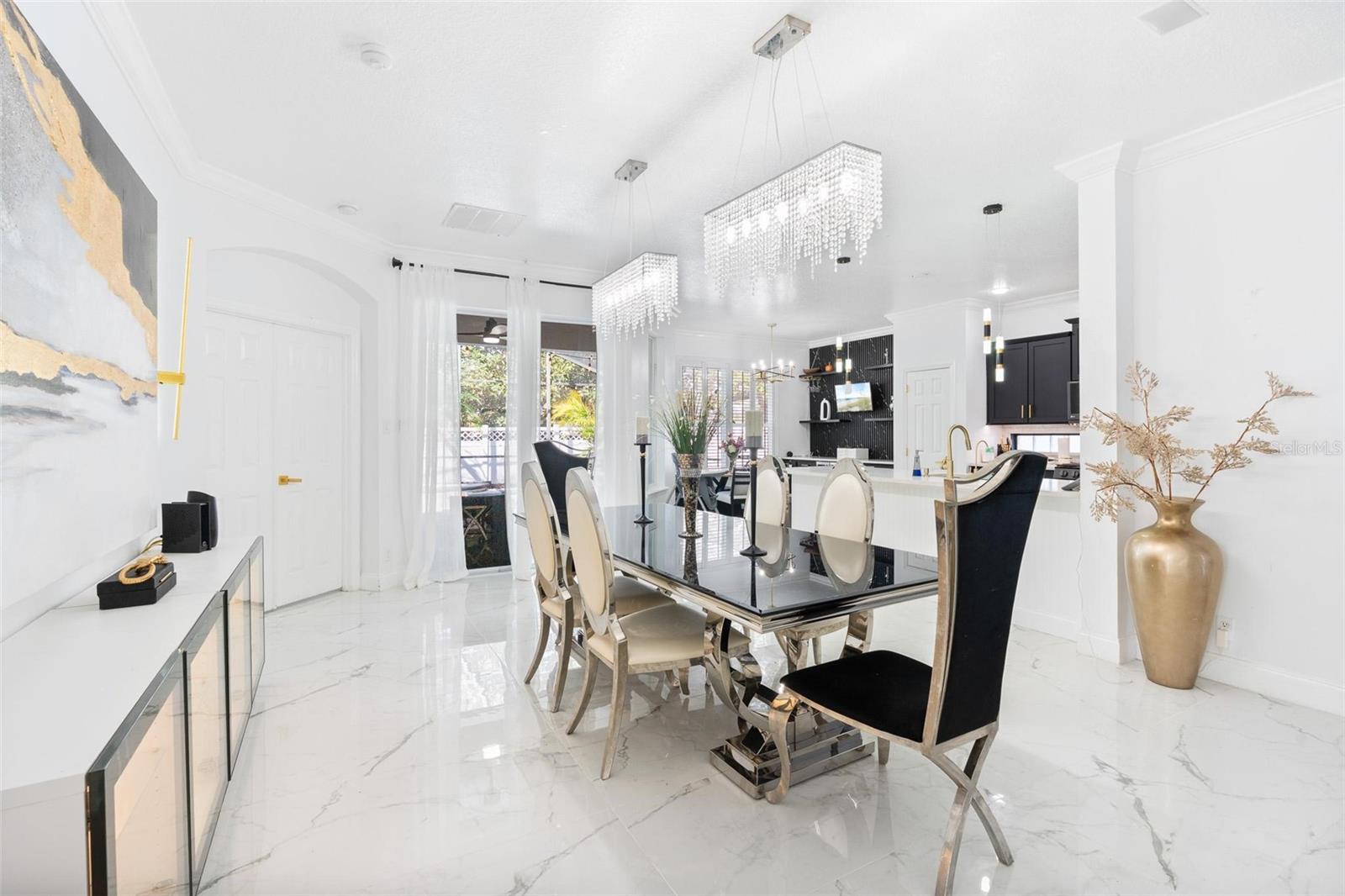 Image 7 of 33 For 400 Brookfield Terrace