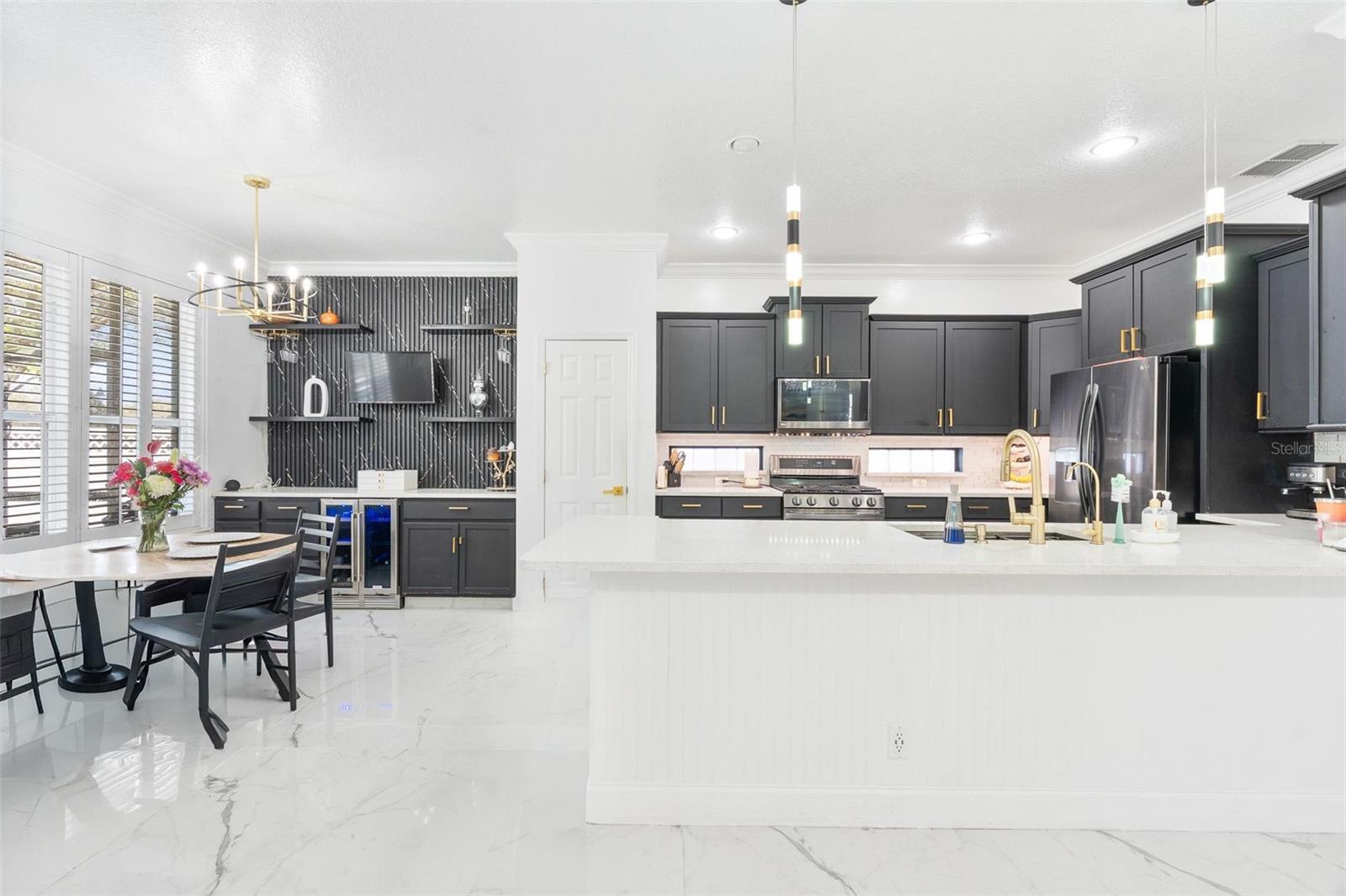 Image 8 of 33 For 400 Brookfield Terrace