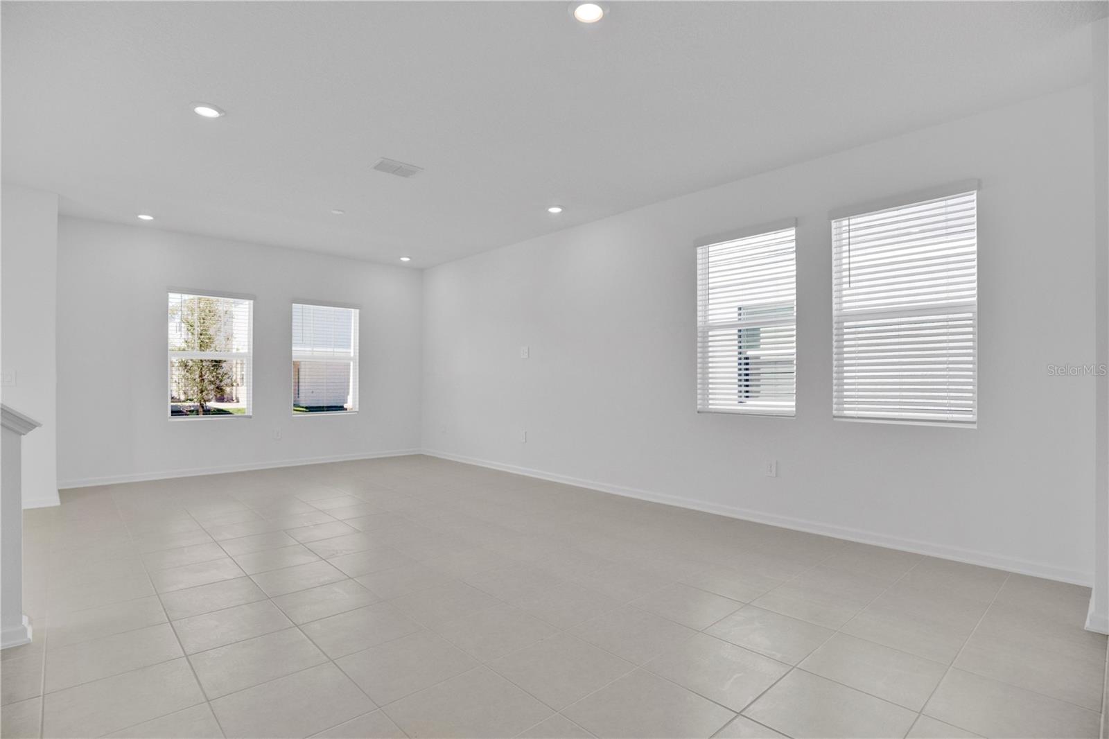 Image 5 of 32 For 714 Squire Avenue