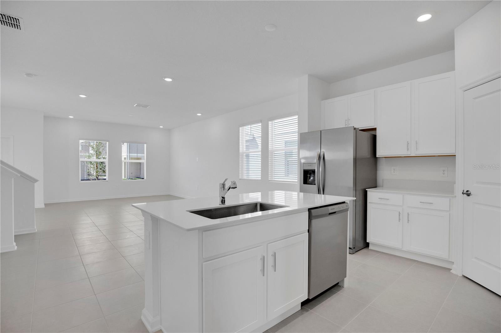 Image 7 of 32 For 714 Squire Avenue