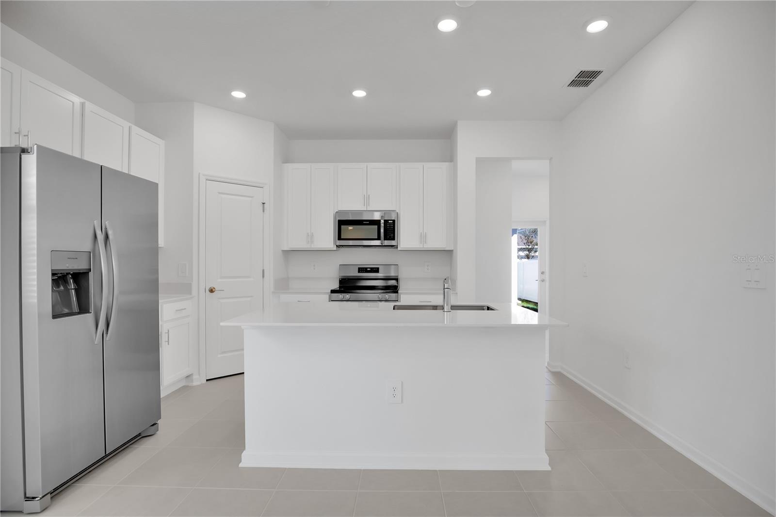 Image 9 of 32 For 714 Squire Avenue