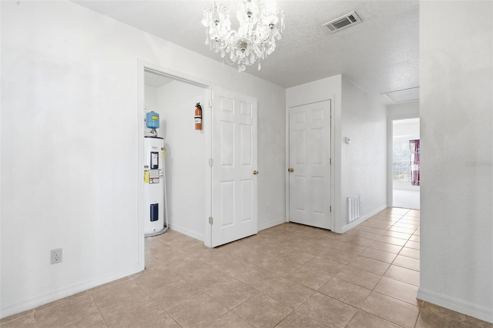 Image 10 of 36 For 709 Pamela Avenue