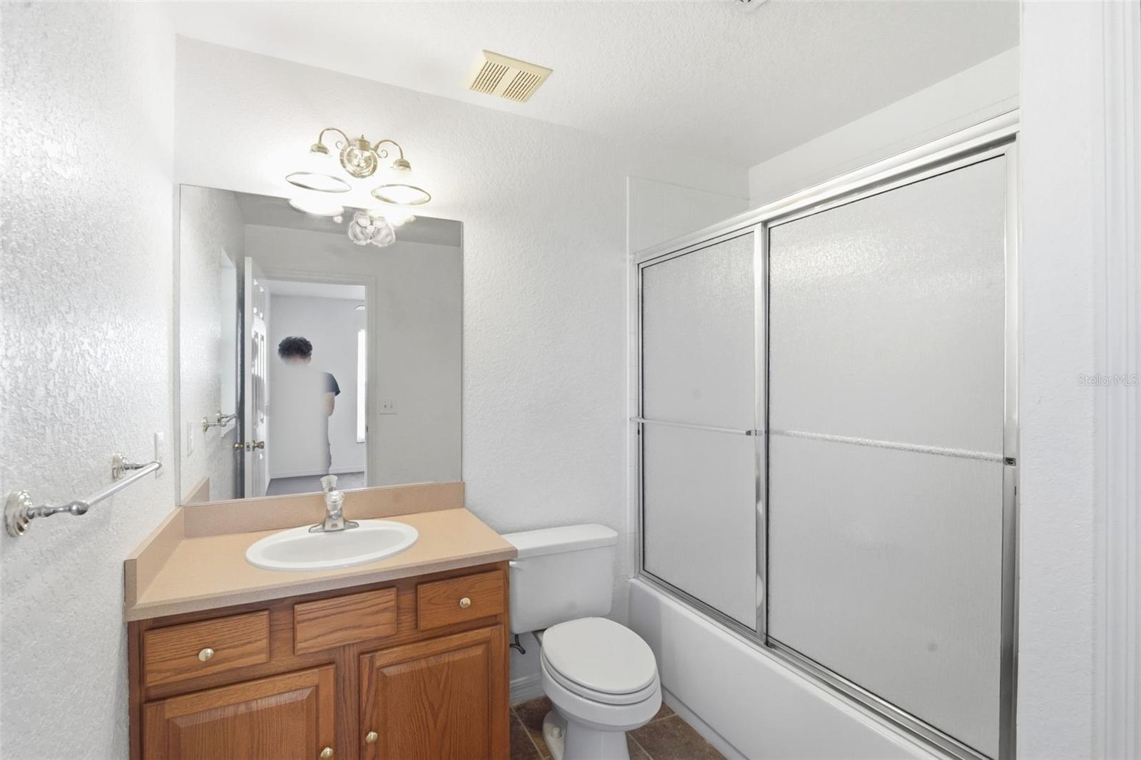 Image 17 of 36 For 709 Pamela Avenue