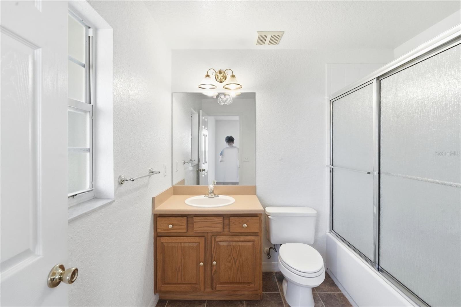 Image 18 of 36 For 709 Pamela Avenue