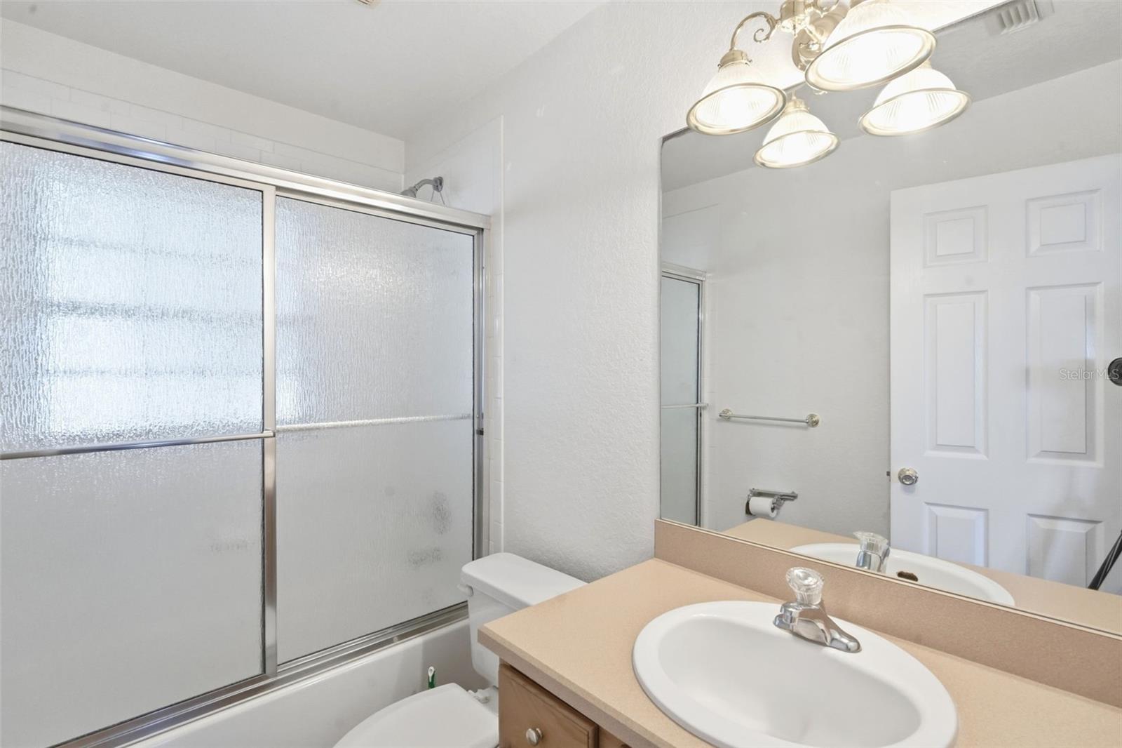 Image 21 of 36 For 709 Pamela Avenue