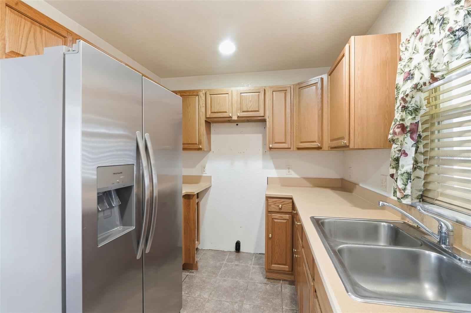 Image 6 of 36 For 709 Pamela Avenue