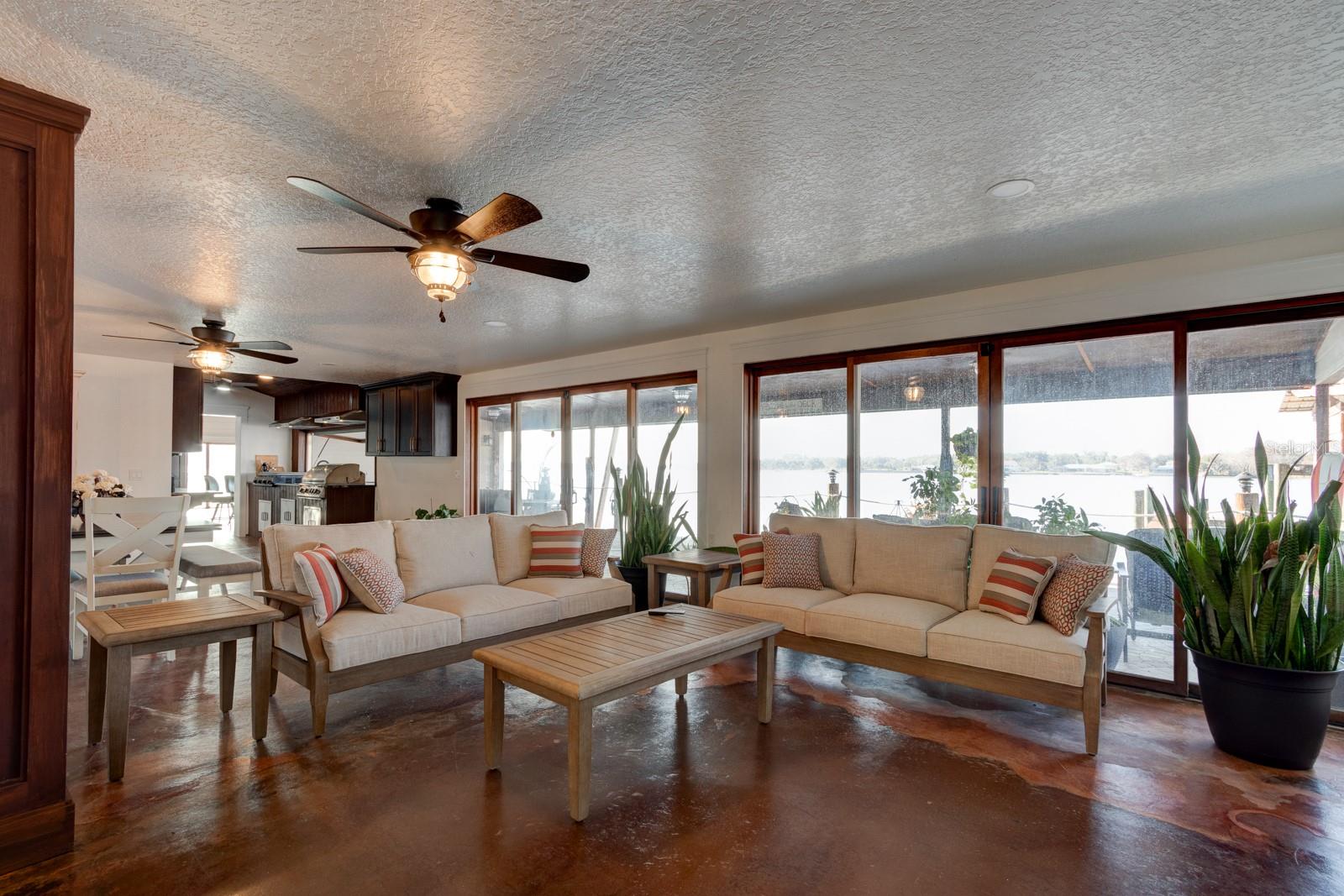 Image 10 of 67 For 1480 Lakeview Drive