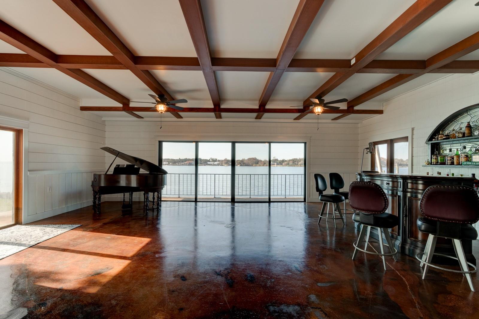 Image 17 of 67 For 1480 Lakeview Drive