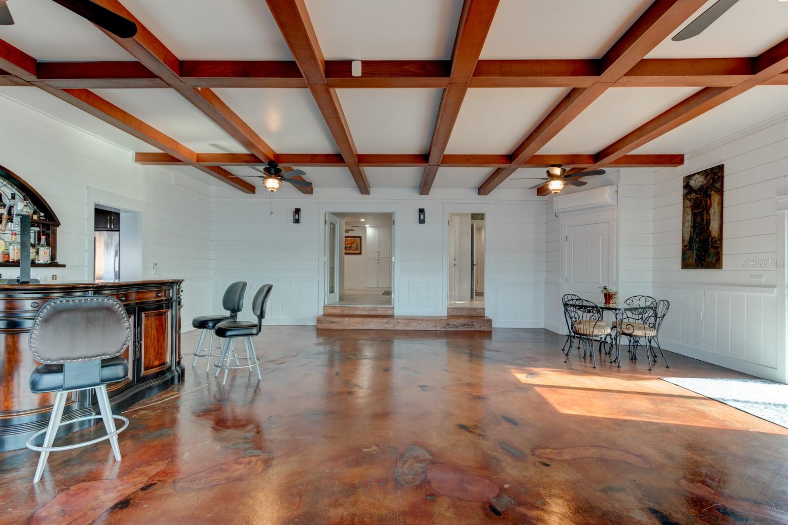 Image 18 of 67 For 1480 Lakeview Drive