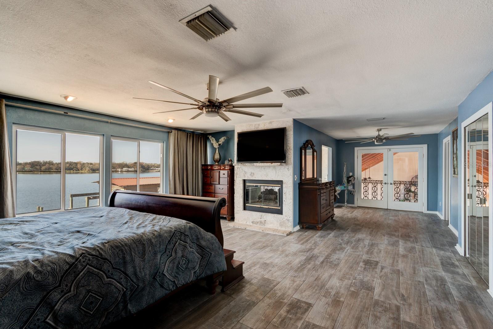 Image 22 of 67 For 1480 Lakeview Drive