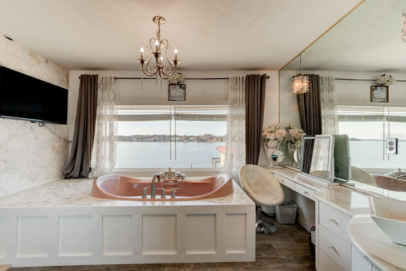 Image 24 of 67 For 1480 Lakeview Drive