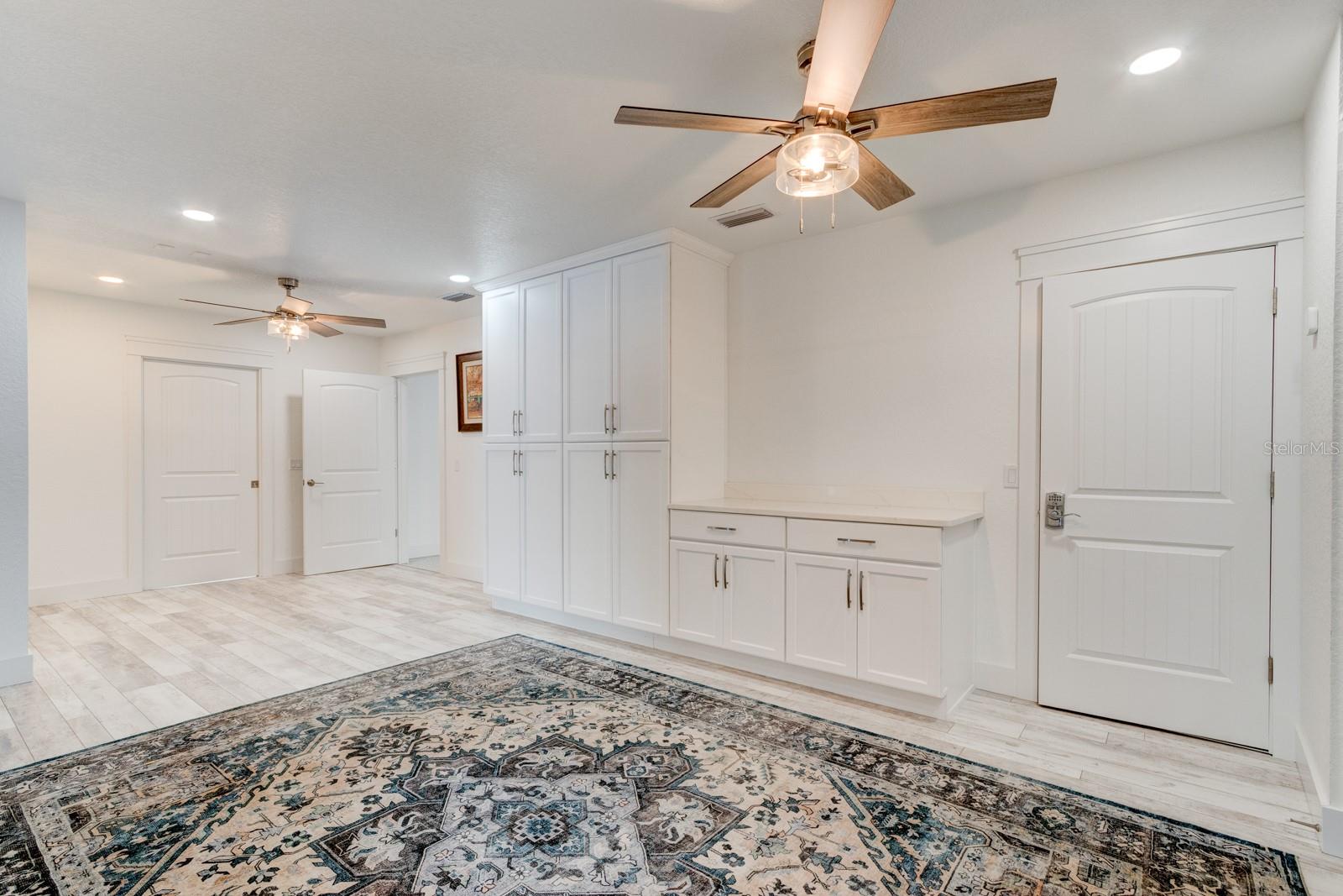 Image 39 of 67 For 1480 Lakeview Drive