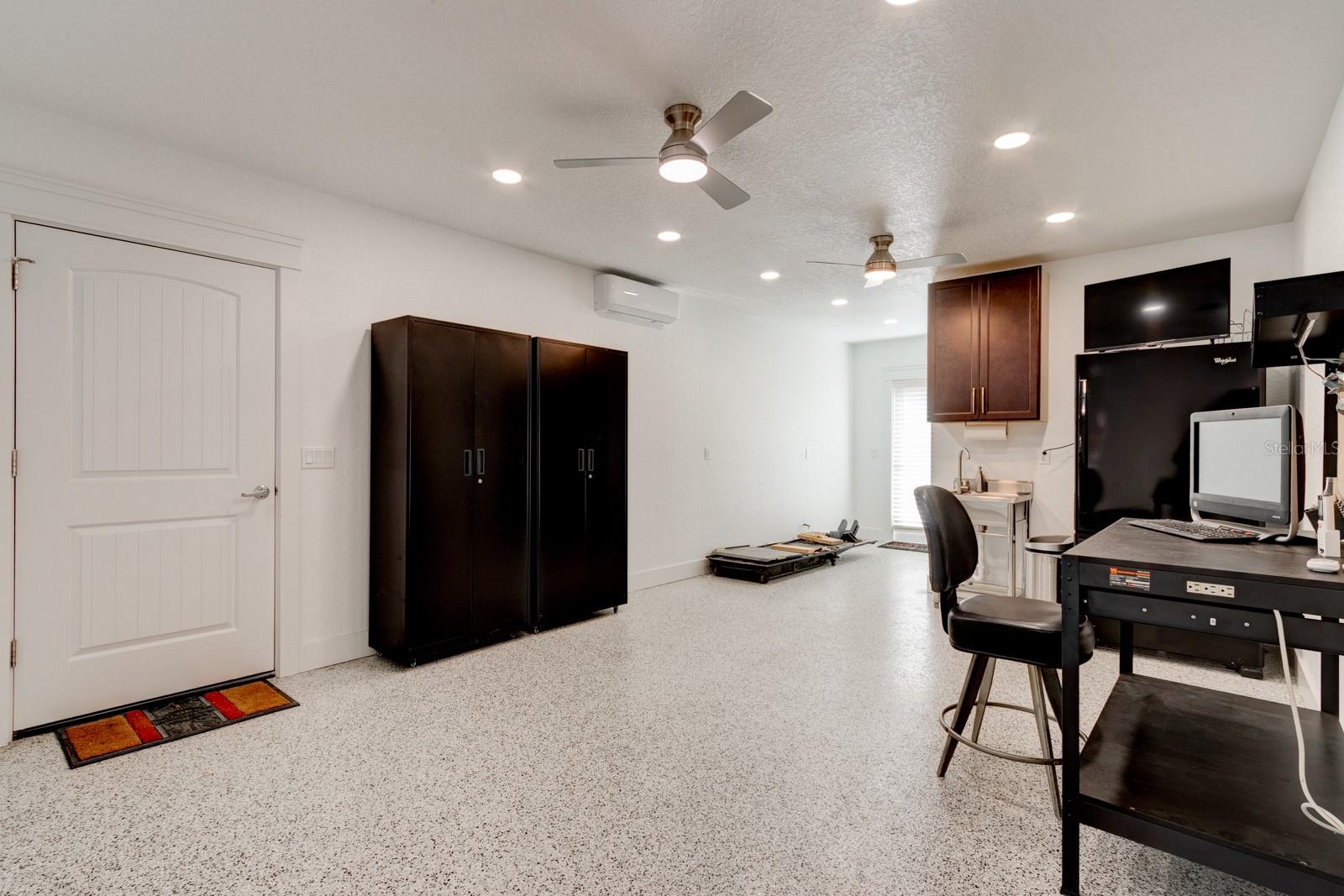 Image 42 of 67 For 1480 Lakeview Drive