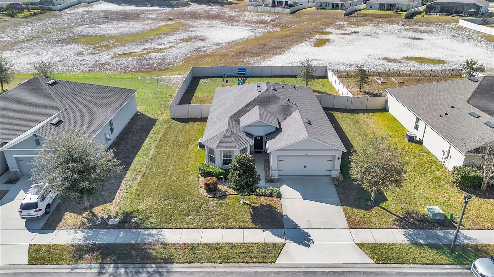 Image 29 of 38 For 332 Nowell Loop