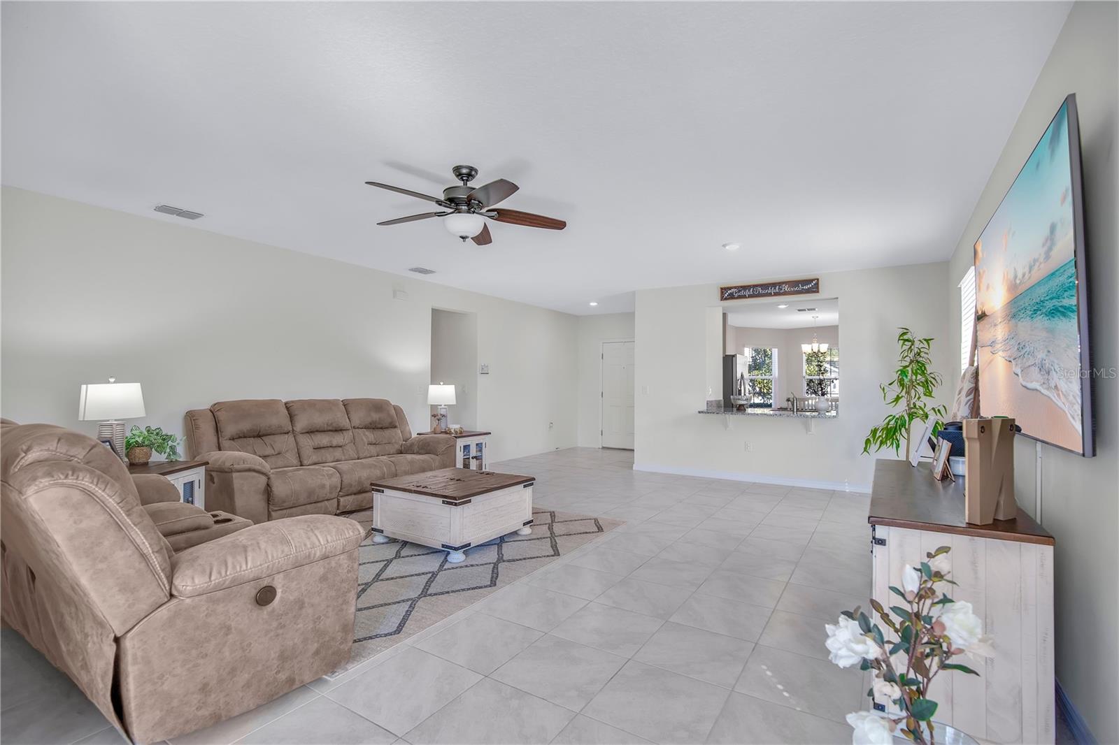 Image 6 of 38 For 332 Nowell Loop