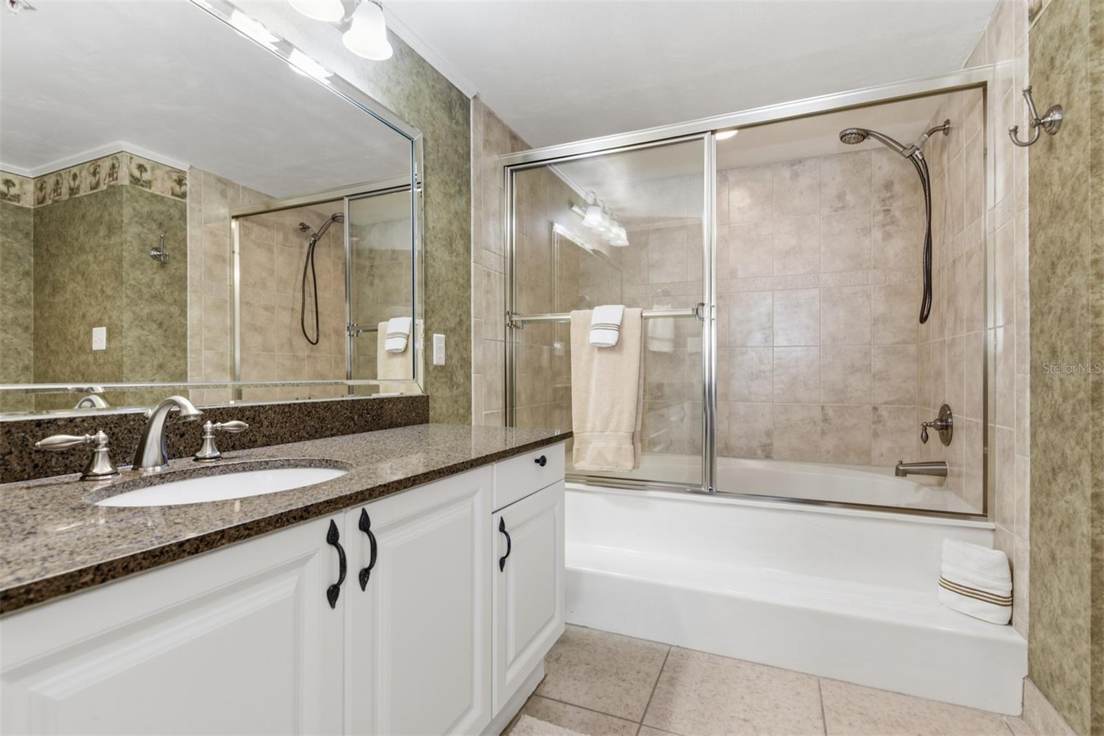 Image 19 of 49 For 2545 Atlantic Avenue 1103