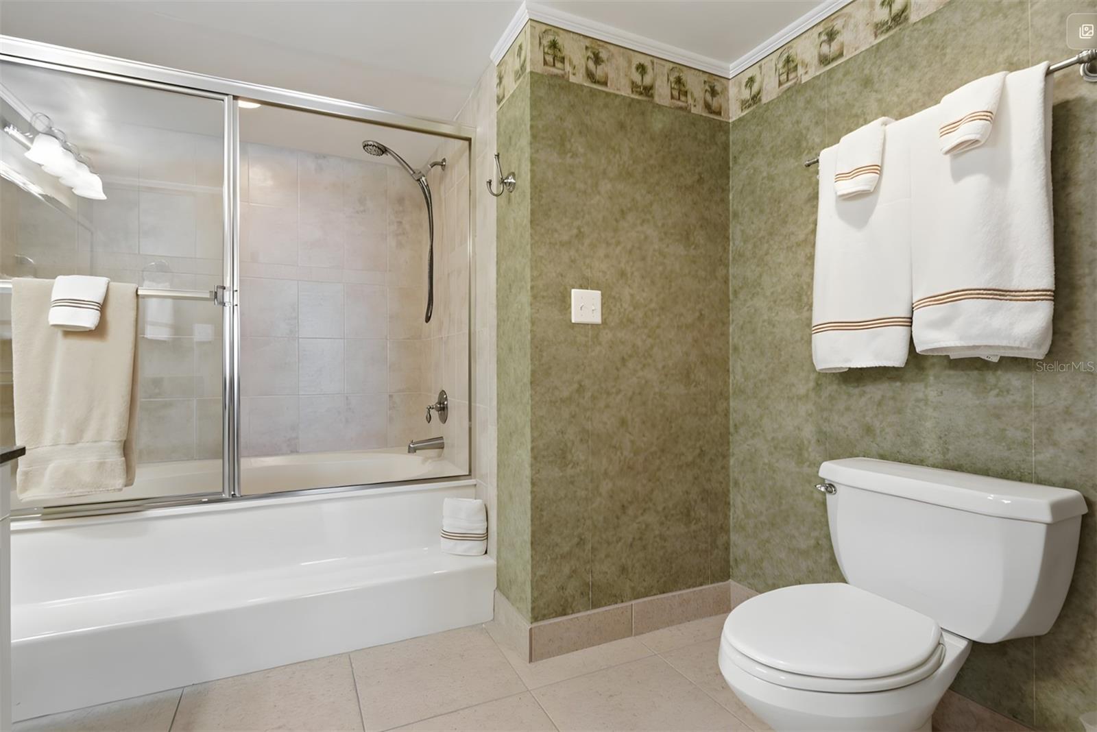 Image 20 of 49 For 2545 Atlantic Avenue 1103