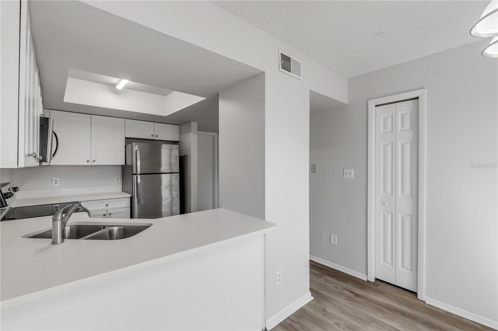 Image 11 of 29 For 1124 Mill Run Circle