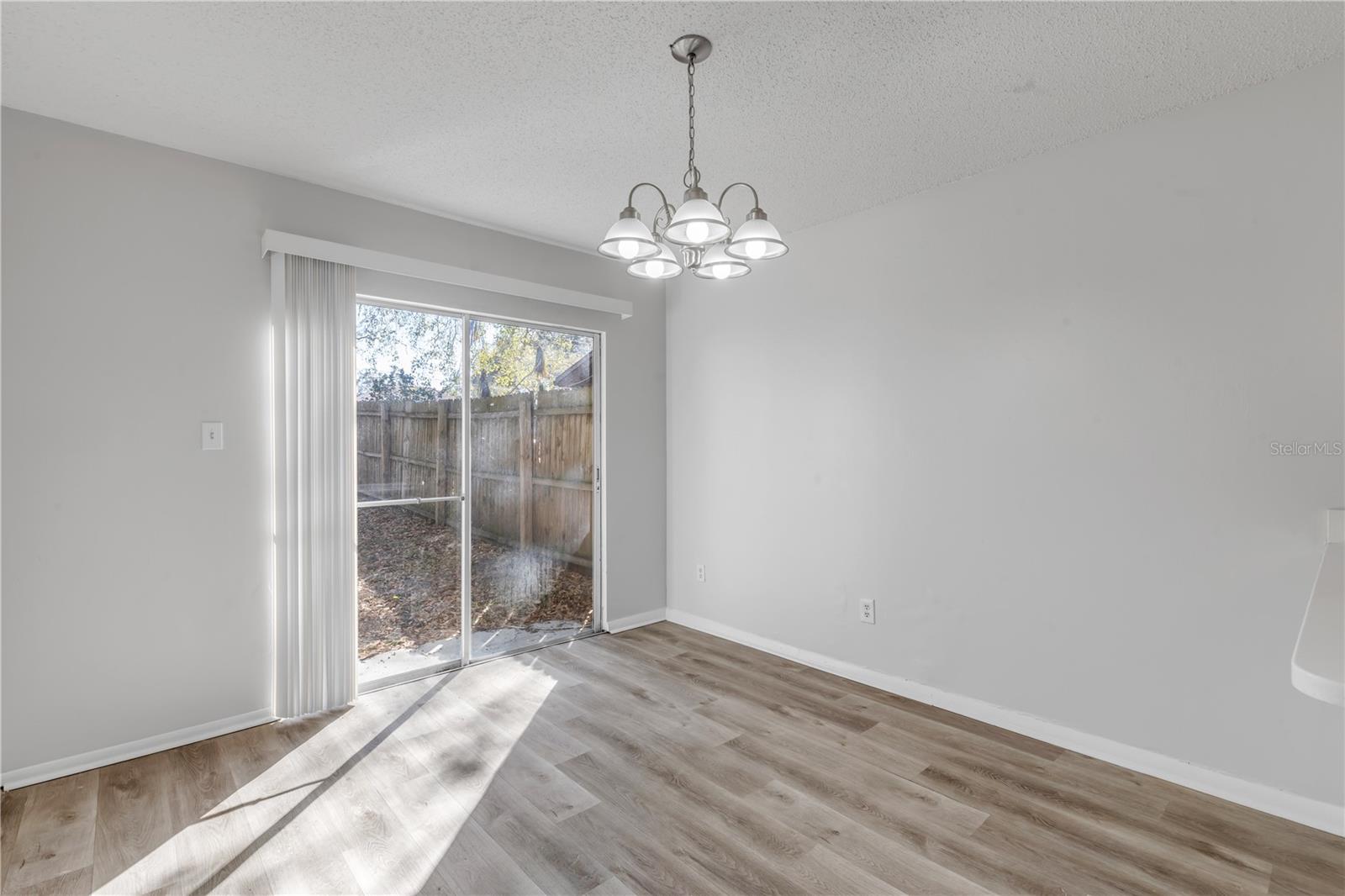 Image 13 of 29 For 1124 Mill Run Circle