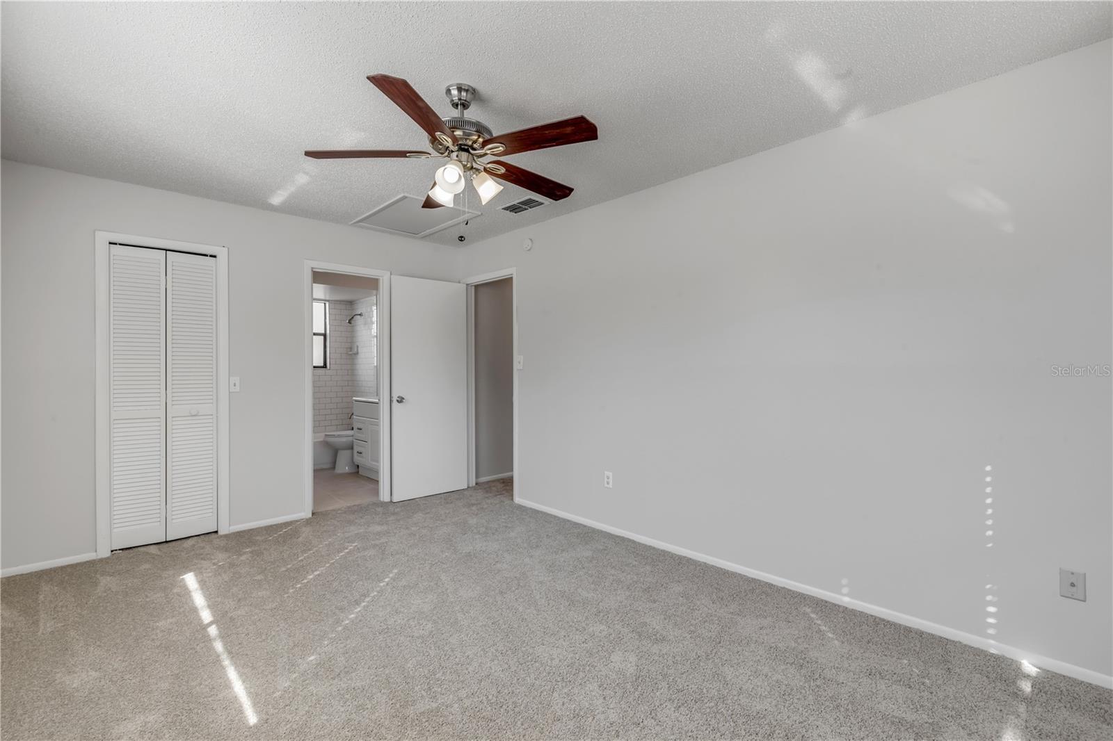 Image 15 of 29 For 1124 Mill Run Circle