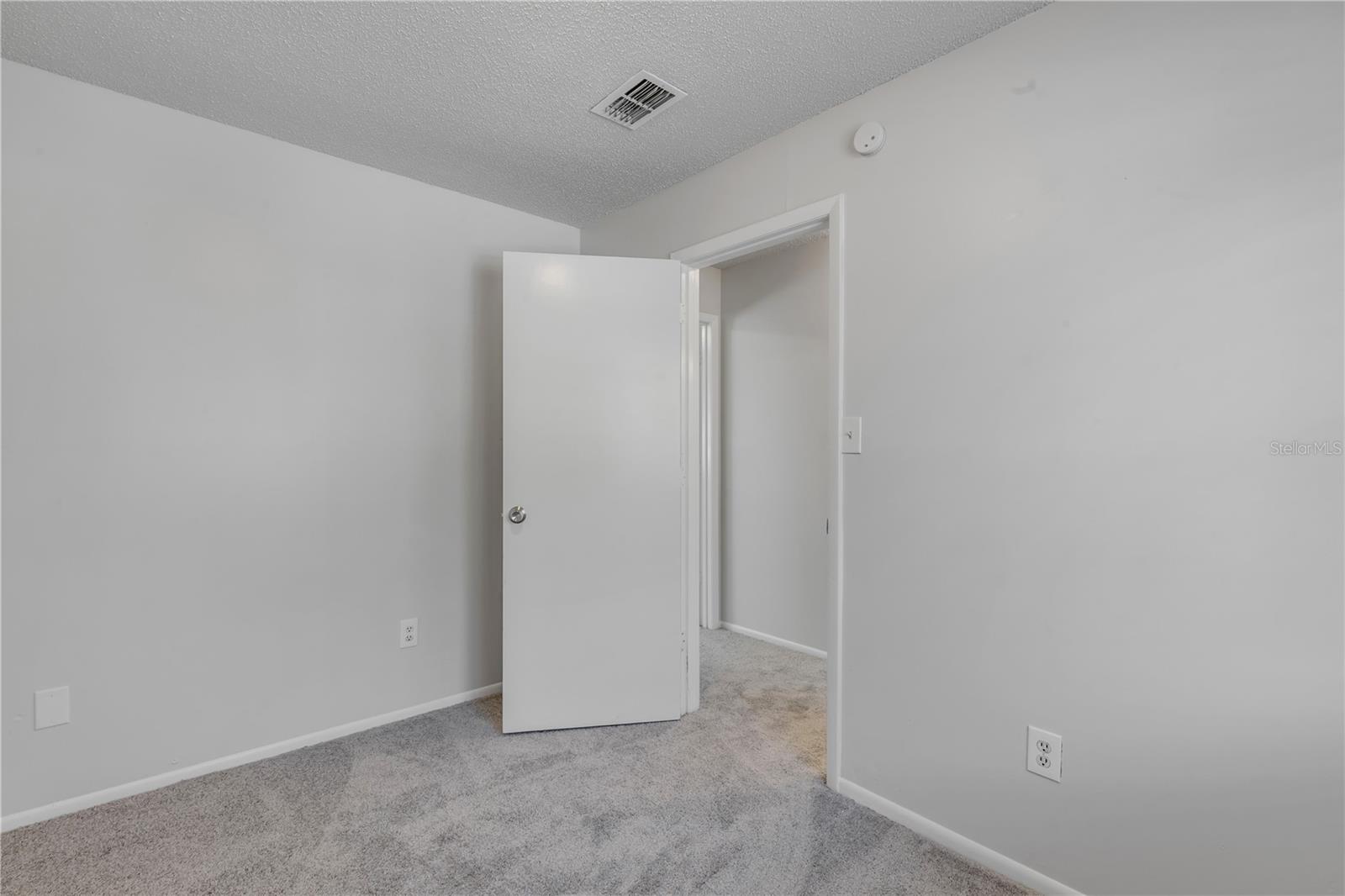 Image 19 of 29 For 1124 Mill Run Circle