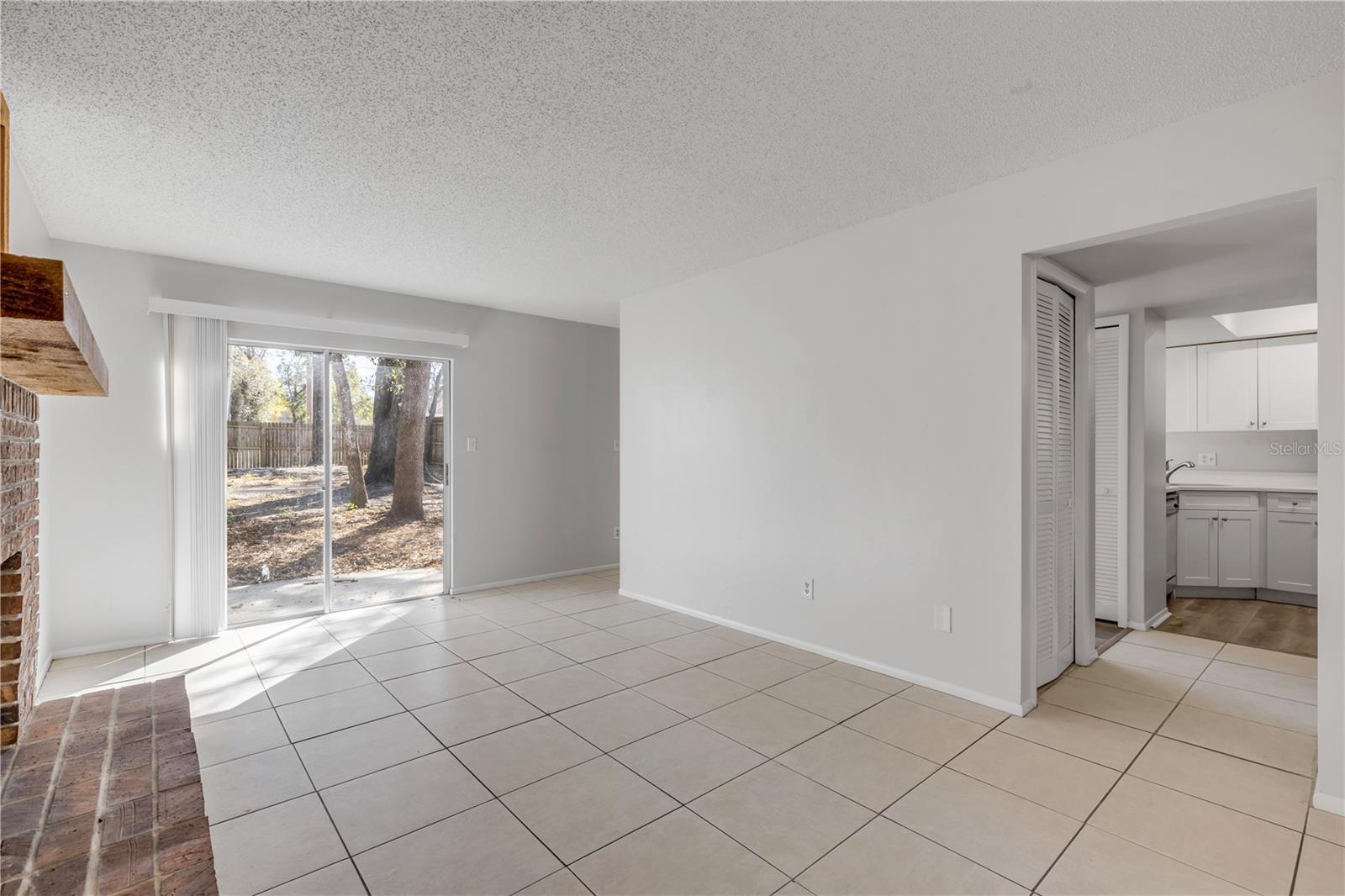 Image 4 of 29 For 1124 Mill Run Circle