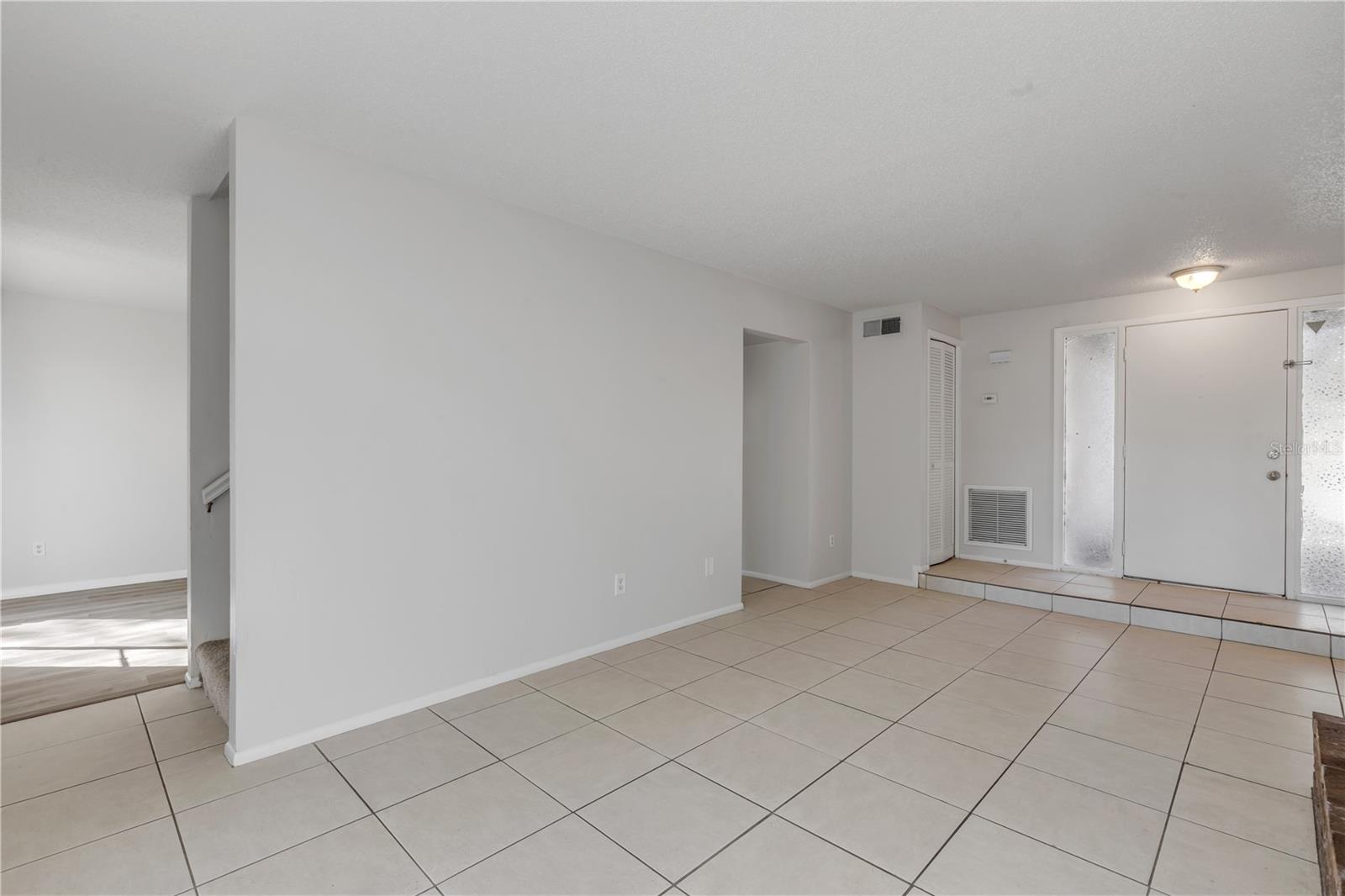 Image 6 of 29 For 1124 Mill Run Circle