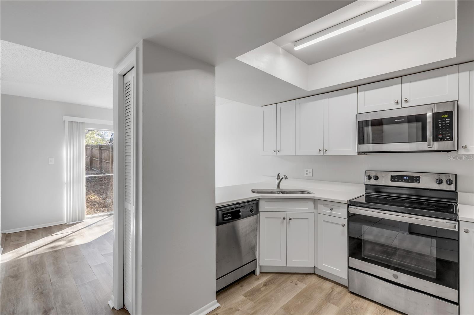 Image 8 of 29 For 1124 Mill Run Circle