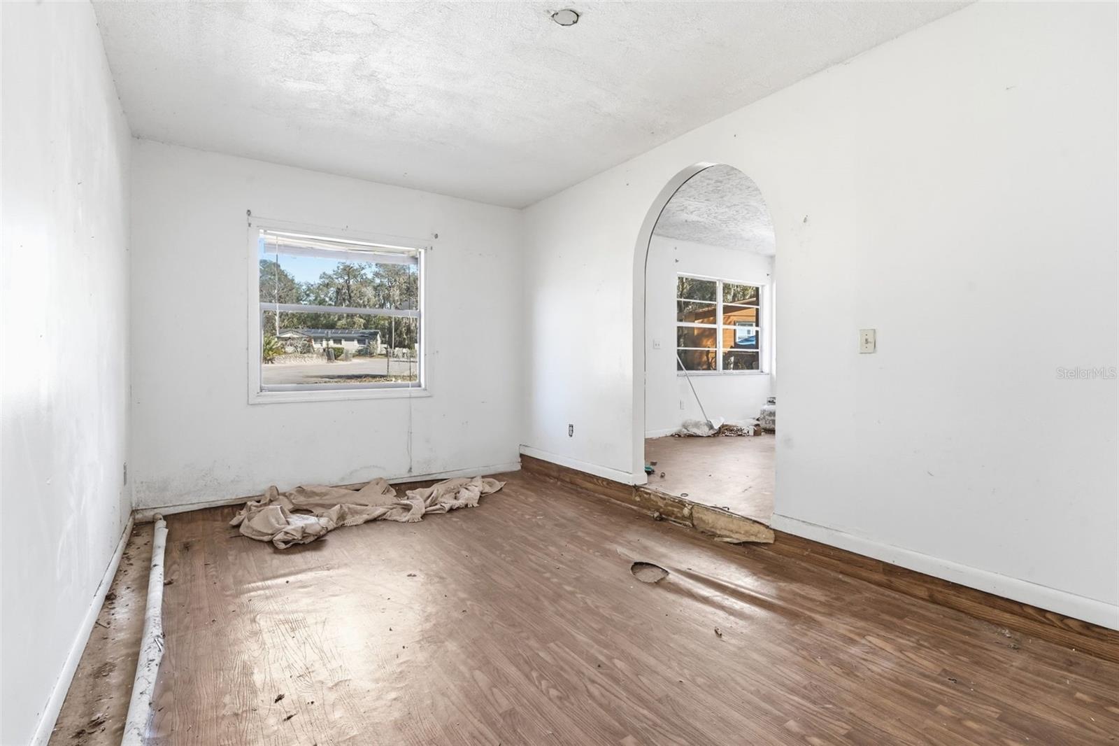 Image 17 of 40 For 808 Oakmont Court